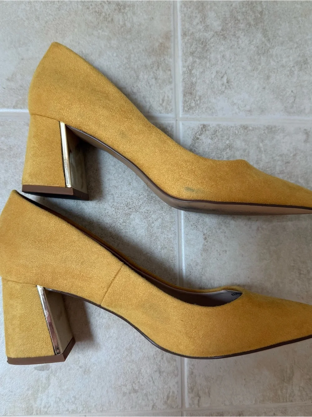 ZARA Size 36 yellow suede heel with gold detail